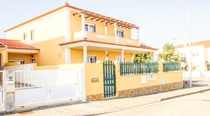 House T6 in Atouguia da Baleia of 385 m²