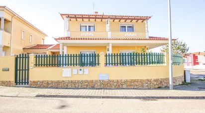 House T6 in Atouguia da Baleia of 385 m²