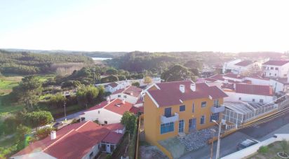 Bâtiment à Nadadouro de 230 m²