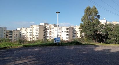 Terrain à bâtir à Romeira e Várzea de 605 m²