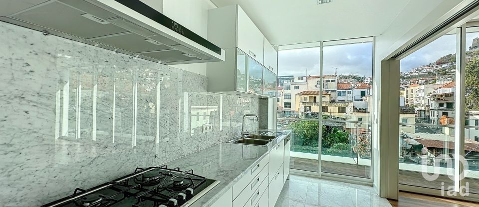 Apartment T3 in Funchal (Sé) of 132 m²