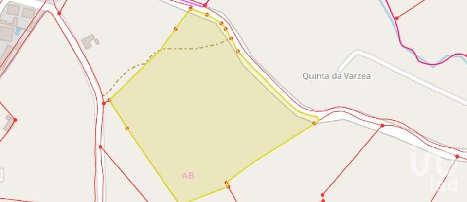 Land in Pontével of 35,090 m²