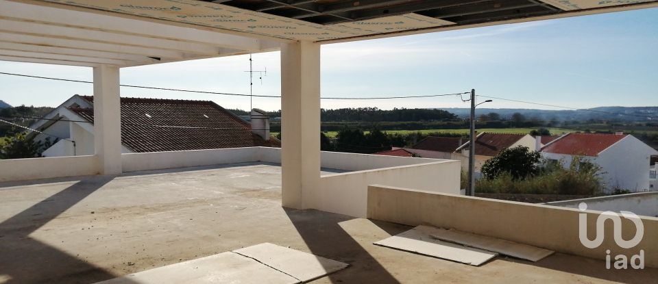 House T4 in Alfeizerão of 250 m²