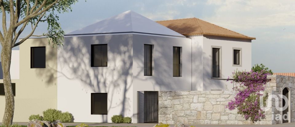 Maison de village T3 à Podentes de 181 m²