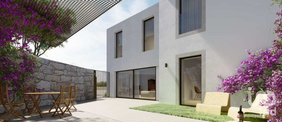 Maison de village T3 à Podentes de 181 m²