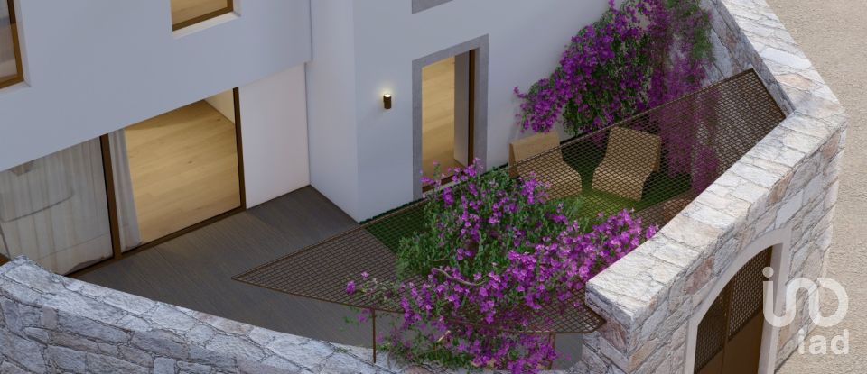 Maison de village T3 à Podentes de 181 m²