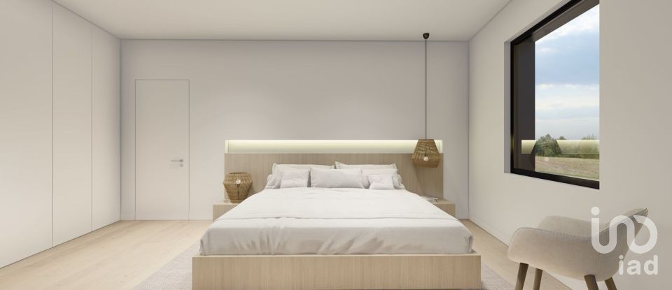 Maison de village T3 à Podentes de 181 m²