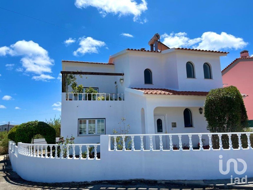 Maison traditionnelle T4 à Serra d'El-Rei de 179 m²