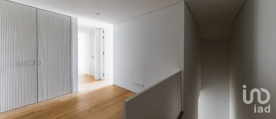 Apartment T2 in Alvalade of 145 m²