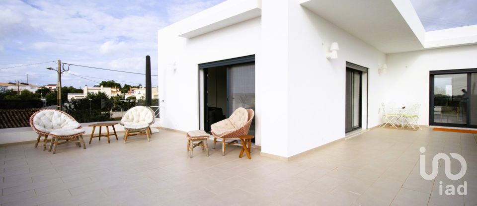 House T3 in Altura of 329 m²
