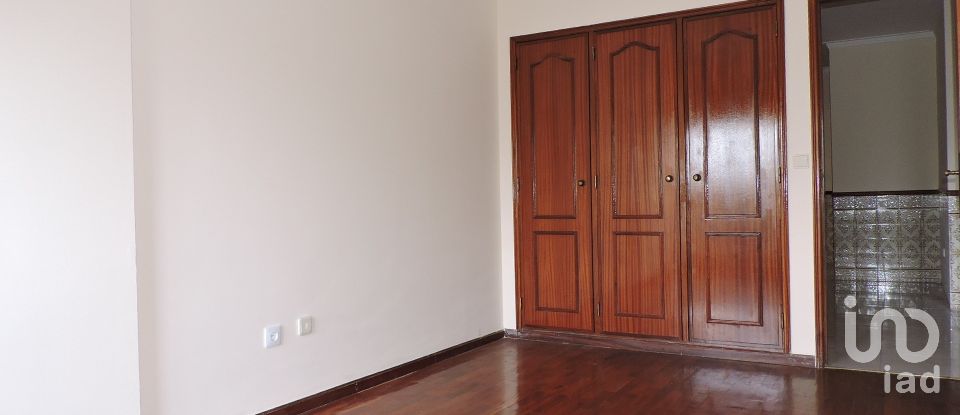 Apartment T2 in Rio de Mouro of 85 m²