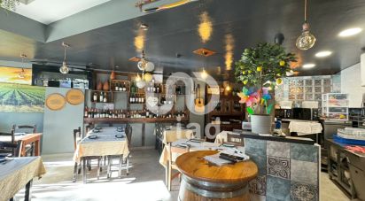 Shop / premises commercial in Faro (Sé e São Pedro) of 90 m²