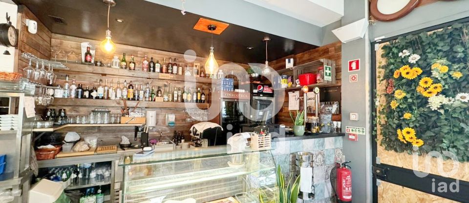 Shop / premises commercial in Faro (Sé e São Pedro) of 90 m²