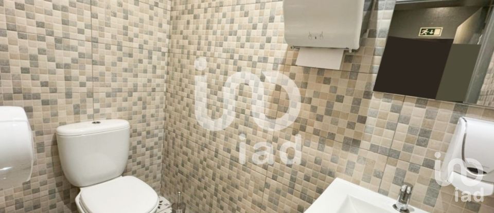 Shop / premises commercial in Faro (Sé e São Pedro) of 90 m²