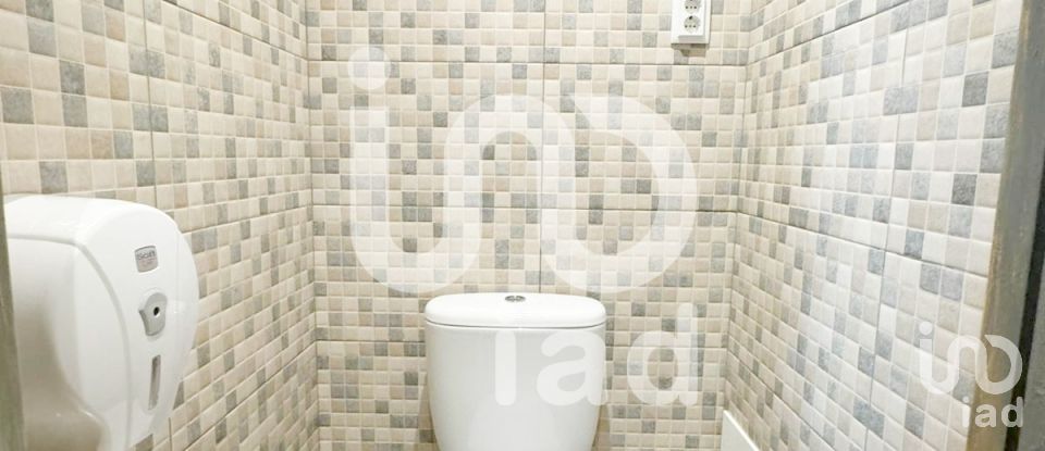 Shop / premises commercial in Faro (Sé e São Pedro) of 90 m²