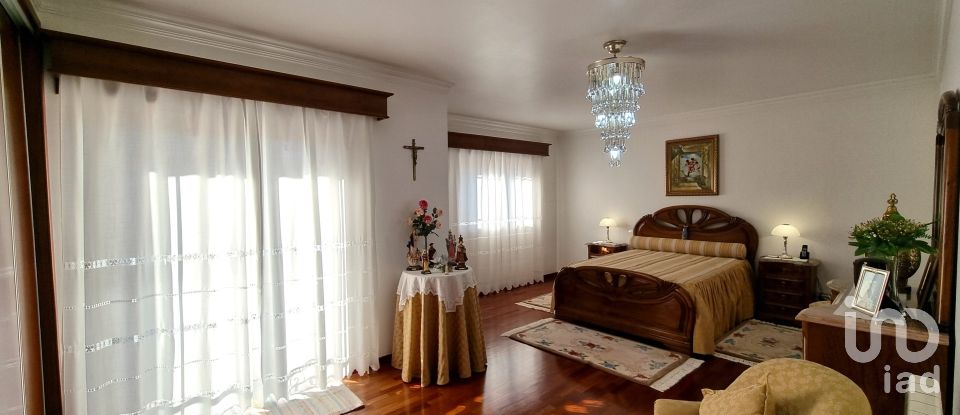 Maison traditionnelle T4 à Pampilhosa de 168 m²