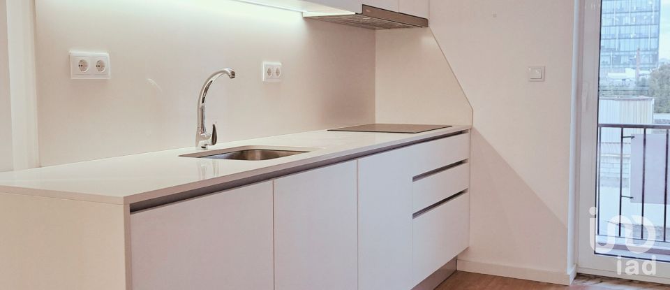 Apartamento T2 em Cedofeita, Santo Ildefonso, Sé, Miragaia, São Nicolau e Vitória de 92 m²