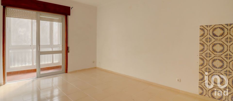Apartment T1 in Faro (Sé e São Pedro) of 47 m²