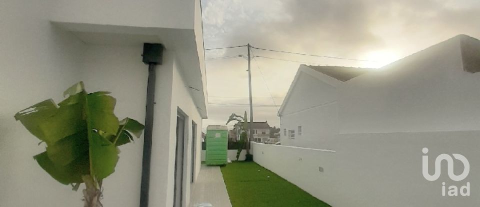 Lodge T4 in Fernão Ferro of 179 m²