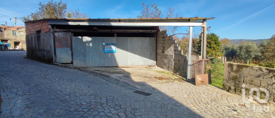 Parque de Estacionamento / Garagem / Box em Moledo de 115 m²