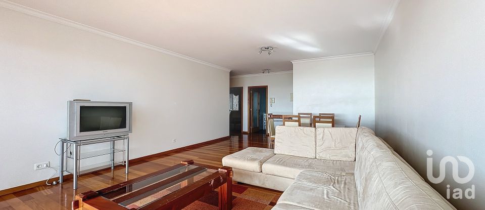 Apartment T2 in Caniço of 104 m²