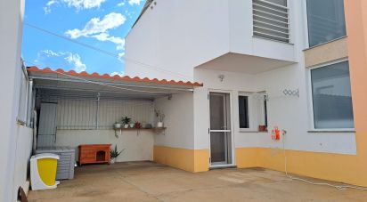 Lodge T3 in Malagueira E Horta Das Figueiras of 105 m²