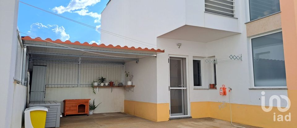 Lodge T3 in Malagueira E Horta Das Figueiras of 105 m²