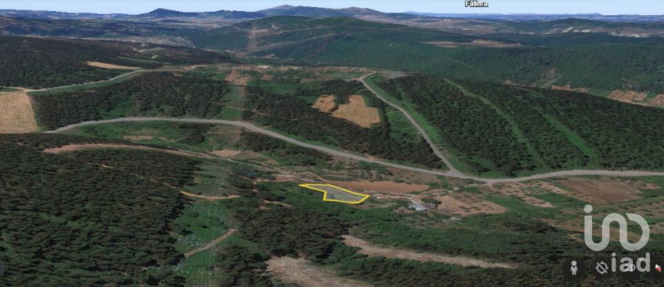 Terrain à São Miguel, Santa Eufémia e Rabaçal de 1 900 m²