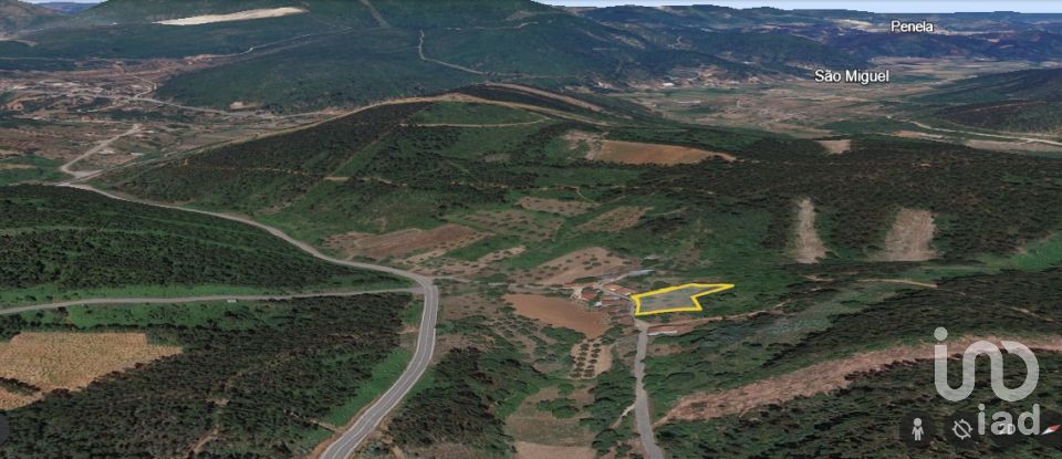 Terrain à São Miguel, Santa Eufémia e Rabaçal de 1 900 m²
