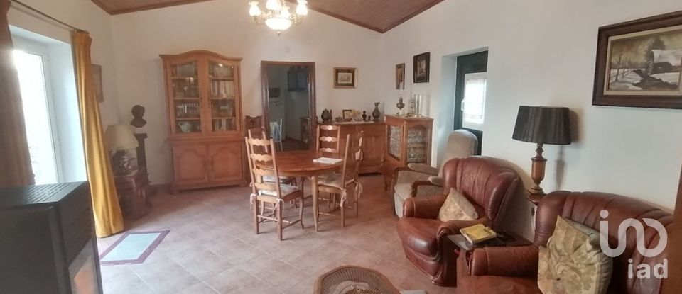 Maison de village T3 à Abitureiras de 460 m²