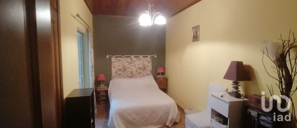 Maison de village T3 à Abitureiras de 460 m²