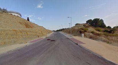 Terrain à Cernache de 485 m²