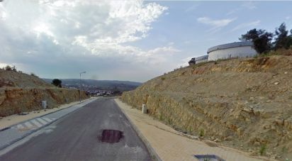 Terrain à Cernache de 485 m²