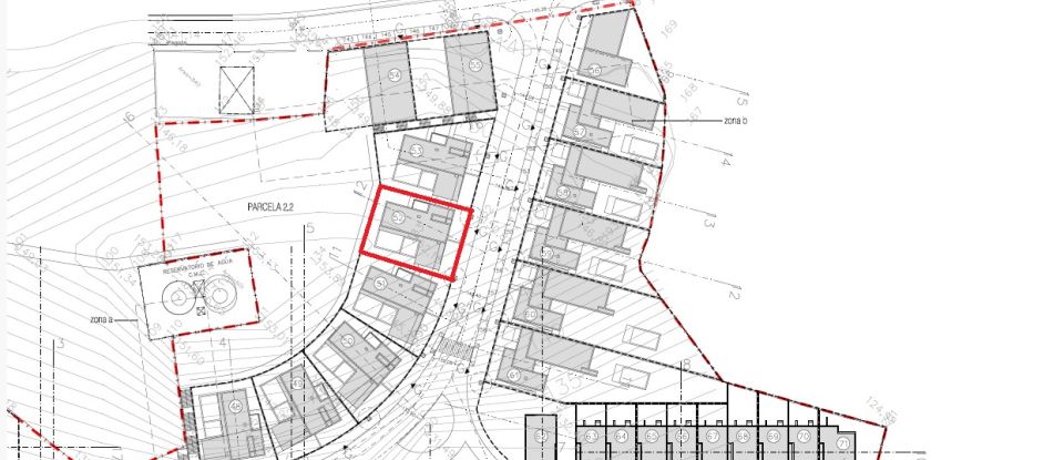Terrain à Cernache de 485 m²