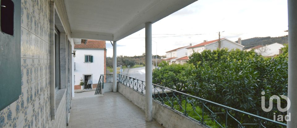 Maison traditionnelle T3 à Espinhal de 296 m²