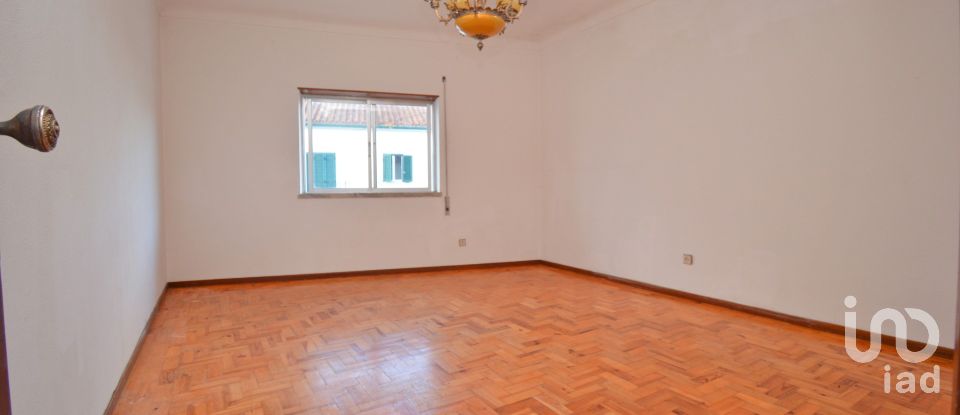 Maison traditionnelle T3 à Espinhal de 296 m²