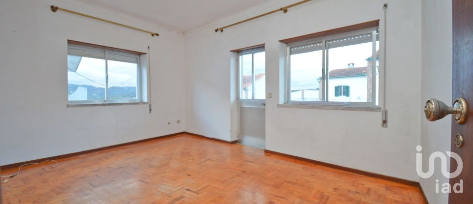 Maison traditionnelle T3 à Espinhal de 296 m²