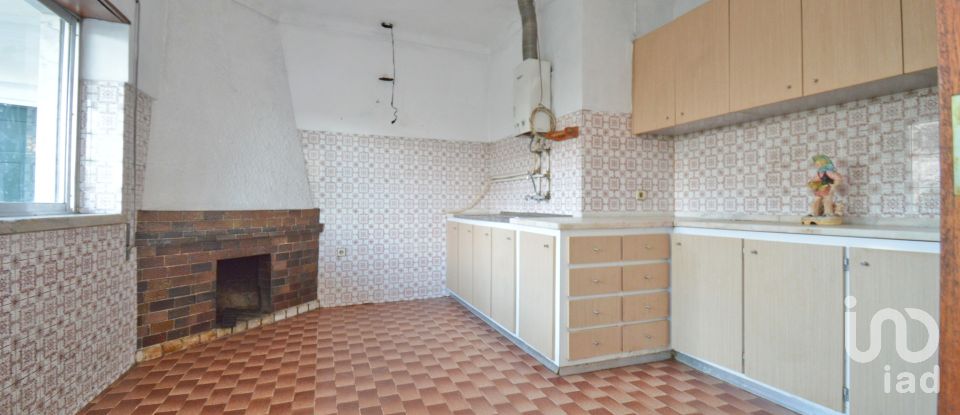 Maison traditionnelle T3 à Espinhal de 296 m²