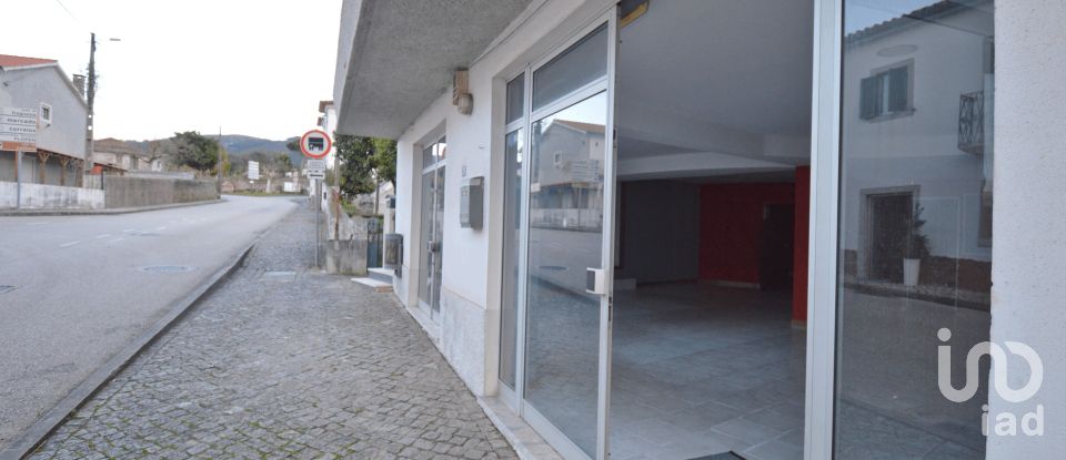 Maison traditionnelle T3 à Espinhal de 296 m²