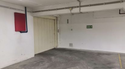 Parque de Estacionamento / Garagem / Box em Campolide de 13 m²