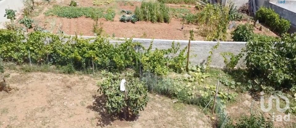 Terrain à Pontinha e Famões de 322 m²