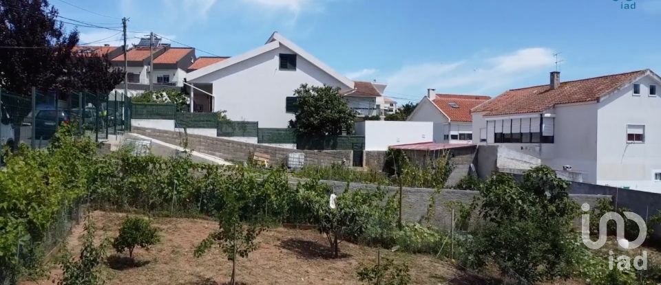 Terrain à Pontinha e Famões de 322 m²