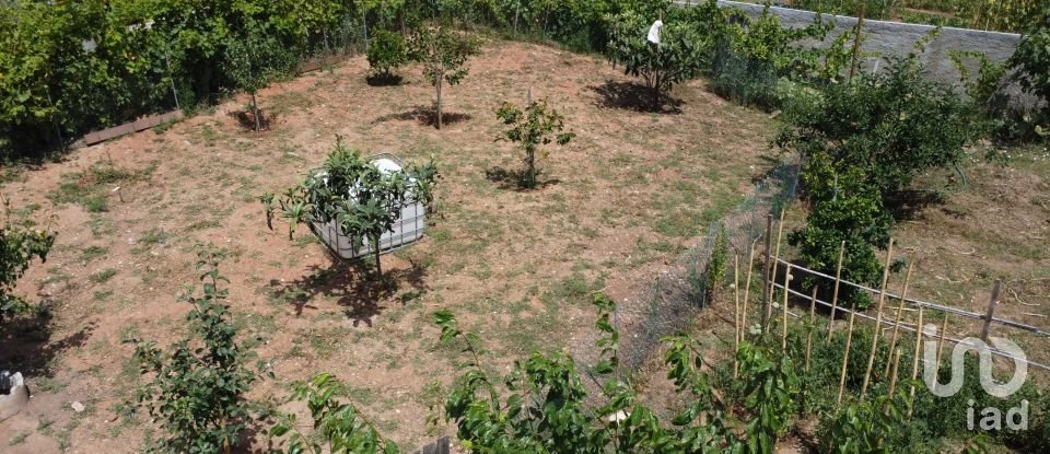 Terrain à Pontinha e Famões de 322 m²