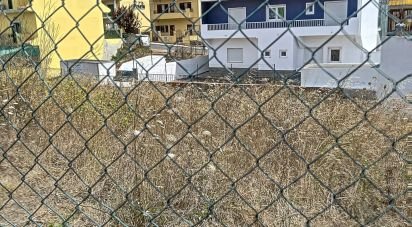 Terrain à Pontinha e Famões de 363 m²