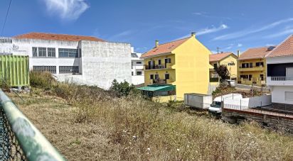 Terreno em Pontinha e Famões de 363 m²