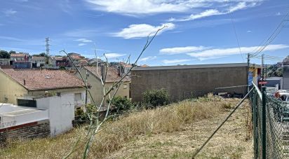 Terrain à Pontinha e Famões de 363 m²