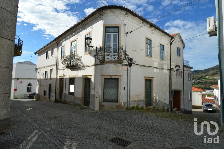 Casa tradicional T3 em São Miguel, Santa Eufémia e Rabaçal de 150 m²