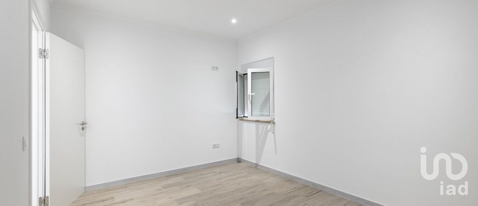 Traditional house T3 in Nazaré of 102 m²