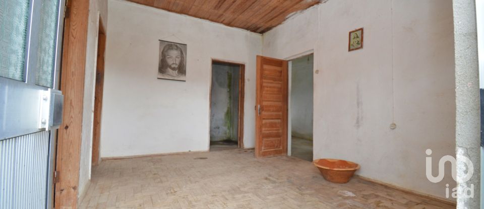 Casa de Campo T2 em Figueiró dos Vinhos e Bairradas de 145 m²