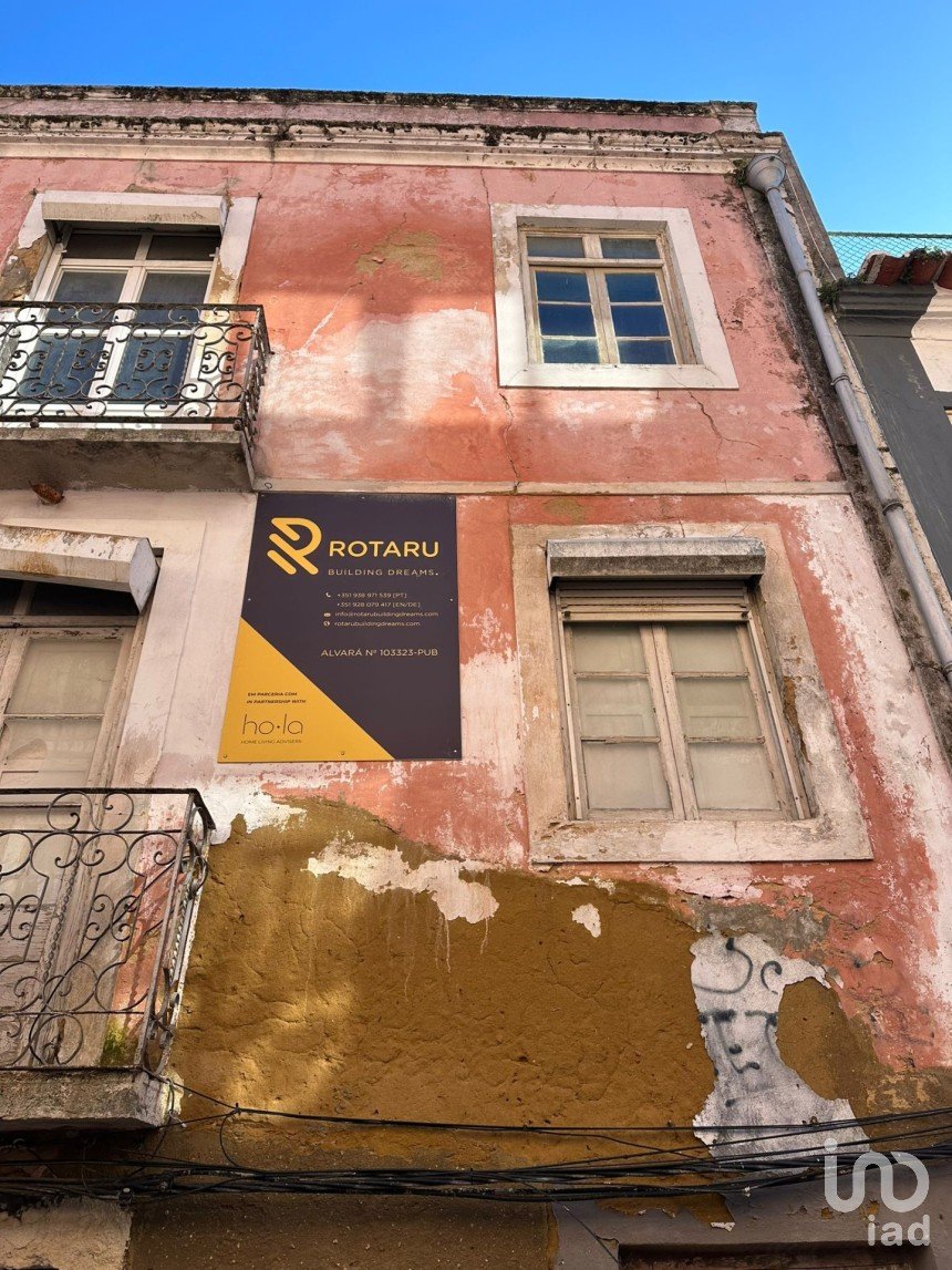 Block of flats in Setúbal (São Julião, Nossa Senhora da Anunciada e Santa Maria da Graça) of 258 m²